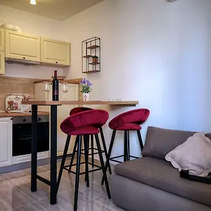 https://apartman-ante-sukosan.hotelinzadar.com